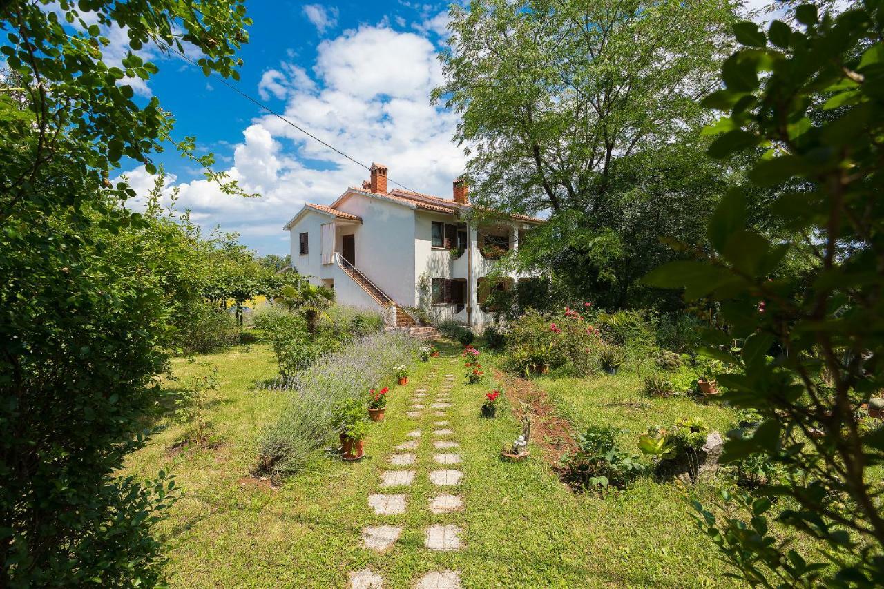Apartments Valoda Nedeščina Eksteriør billede